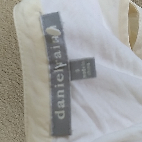 Daniel Rainn Cream Mixed Fabric High Low Hem Sleeveless Blouse Size Small - Picture 4 of 4